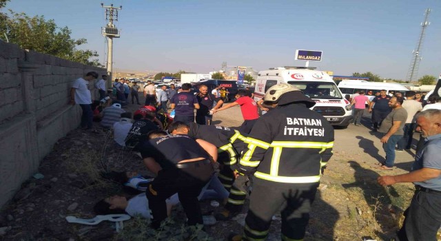 Batmanda tekstil işçilerini taşıyan minibüs devrildi: 16 yaralı
