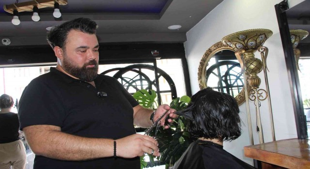 Batmanlı kuaförden sevgi evlerinde kalan kız çocuklarına anlamlı destek