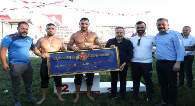 Bayramiçte, Başpehlivan Mustafa Taş