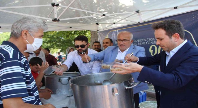 Belediyeden 20 bin kişilik aşure ikramı