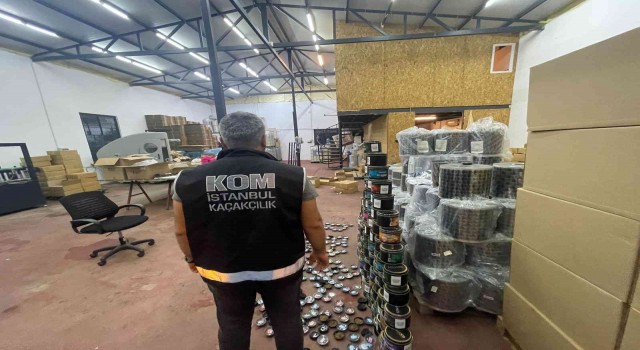 Beykozda kaçak tütün operasyonu: 1 ton 777 kg nargile tütünü ele geçirildi