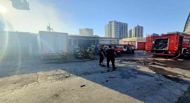 Beylikdüzünde sanayi sitesinde korkutan patlama: O anlar kamerada