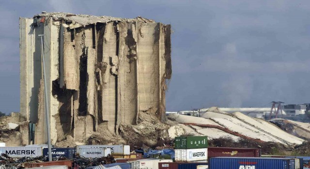 Beyrut Limanındaki silonun kuzey kısmı tamamen yıkıldı