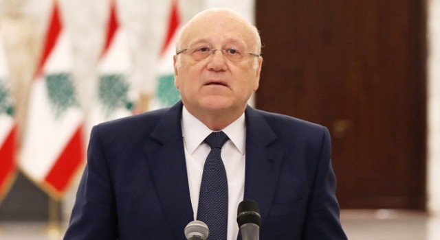 Beyrut Limanındaki silonun sağlam kısımları anıt olacak
