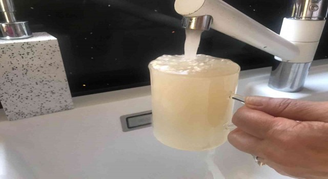 Bilecikte çeşmelerden akan kirli su vatandaşları tedirgin etti
