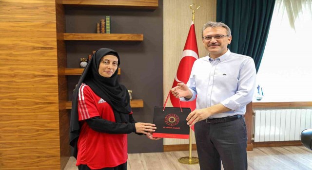 Bingölde bocce birincileri ödüllendirildi