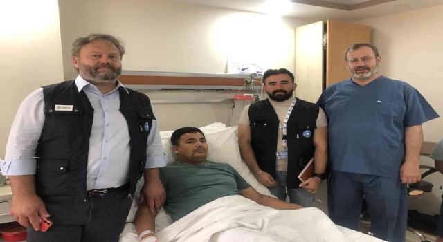 Böbreğinden 2.5 kilo tümör çıkarılan Afganistanlı Türkiyede sağlığına kavuştu