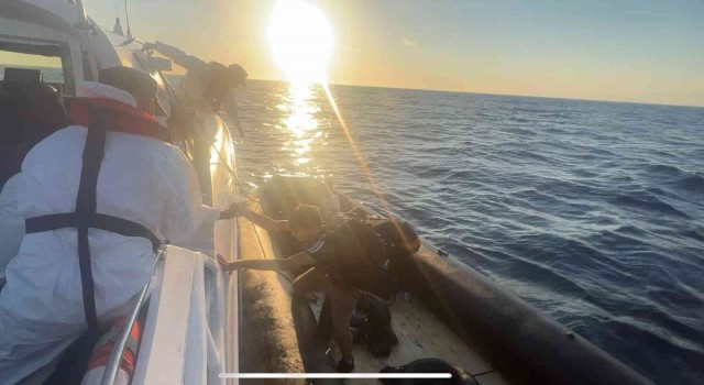 Bodrum açıklarında 21 düzensiz göçmen kurtarıldı