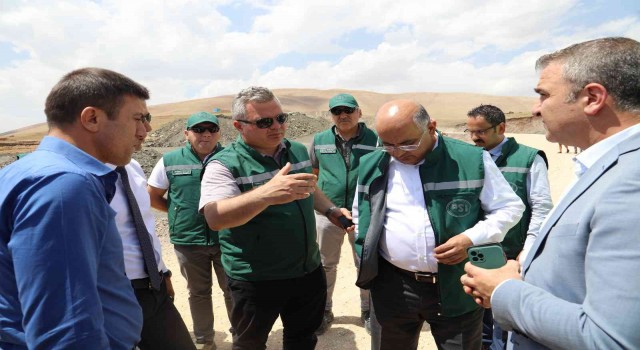 Bölge Müdürü Yavuz, Erzurum Söylemez Barajı şantiyesinde ve Hınıs Başköy Barajında incelemelerde bulundu