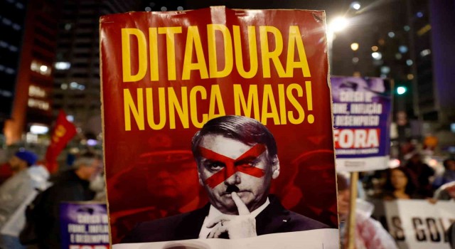 Brezilyada Bolsonaro karşıtları sokaklara döküldü