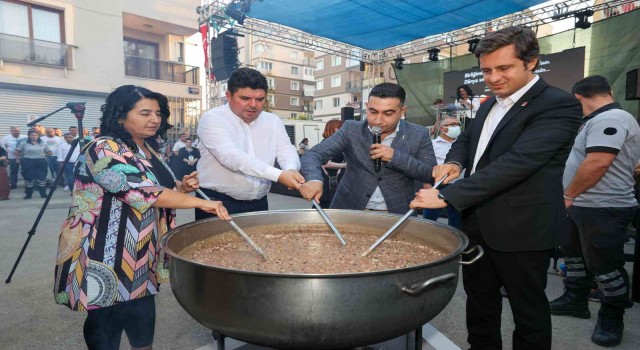 Bucada geleneksel aşure ikramı