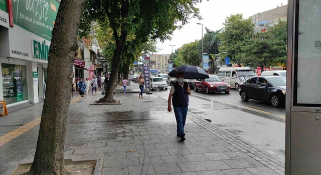 Sakarya'da Bunaltıcı sıcaklık yerini yağmura bıraktı