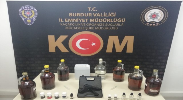 Burdurda el yapımı alkol satan şahıs yakalandı