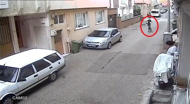 Bursada başıboş sokak köpeği kursa giden kız çocuğunu böyle ısırdı