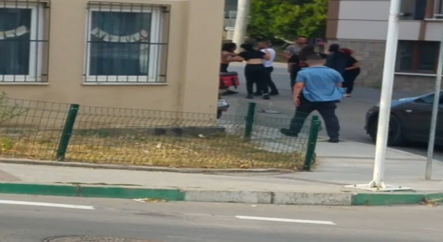 Bursada genç kızların kavgası kamerada