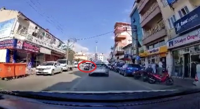 Bursada motosikletin kaza anı kameralarda