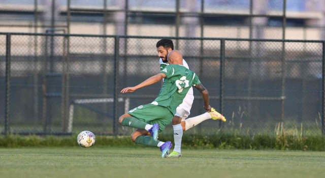 Bursaspor, hazırlık maçında Etimesgut Belediyesporu 1-0 mağlup etti