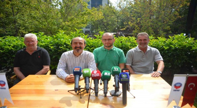 Bursasporda Tahsin Tam, İsmail Ertekin ve yönetici Mehmet Zahit Yanar konuştu