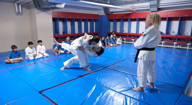 Büyükçekmece Belediyesi Yaz Spor Okullarında mezuniyet sevinci