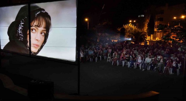 Büyükçekmecede Açık Hava Sinema Günlerine yoğun ilgi