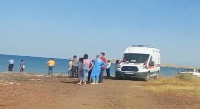 Can simidi ile Van Gölünde sürüklenen çocuğu jandarma kurtardı