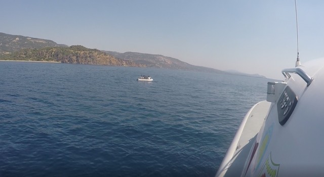 Çanakkale açıklarında 10 düzensiz göçmen kurtarıldı