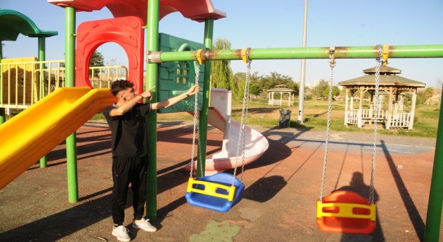 Cizrede parklardaki oyuncaklar tehlikeye saçıyor
