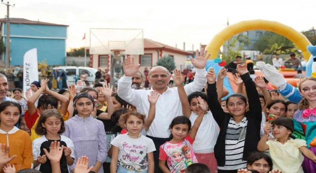 Çocuk şenliklerinde minikler eğlencenin doruğunu yaşadı