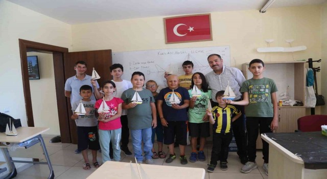 Çocukların hayali model uçak yapımı kursunda gerçeğe dönüşüyor