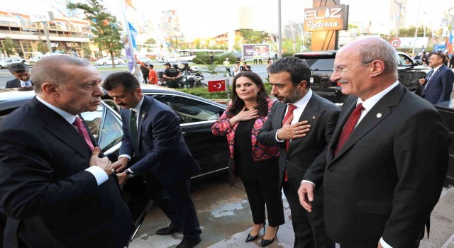 Cumhurbaşkanı Erdoğan: Kutlu mücadeleyi 2023 seçimlerini kazanarak inşallah taçlandıracağız