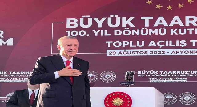 Cumhurbaşkanı Erdoğan: “Muhalefet tüm mesaisini birbirinin kuyusunu kazmaya, yalan ve iftira siyasetiyle ülkenin altını oymaya harcıyor”