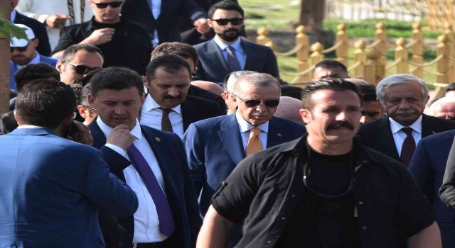 Cumhurbaşkanı Erdoğandan Selçuklu Mezarlığı ziyareti