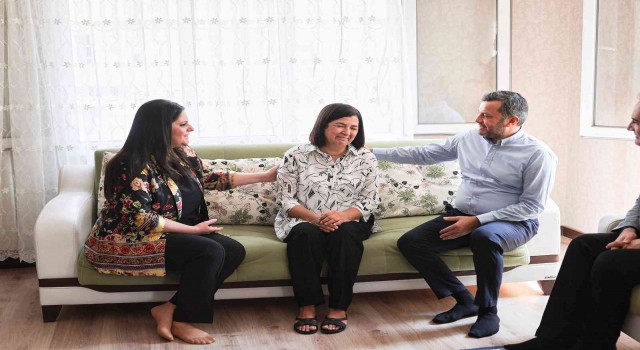 Cumhurbaşkanı talimat verdi... İşten çıkarılan şehit eşine Yüreğir Belediyesi sahip çıktı