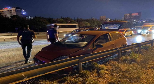 D-100de iki otomobil çarpıştı: 1 yaralı