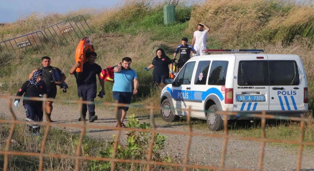 Denizde akıntıya kapılan genç boğulma tehlikesi geçirdi