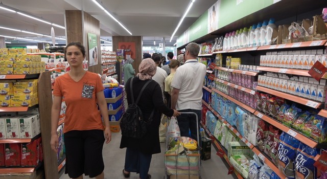 Denizlide Tarım Kredi Kooperatifi Marketlerinde yoğunluk