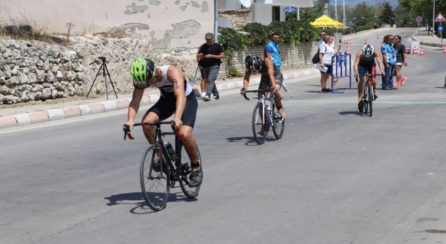 Denizlili 2 sporcu Triatlonda Türkiyeyi temsil edecek