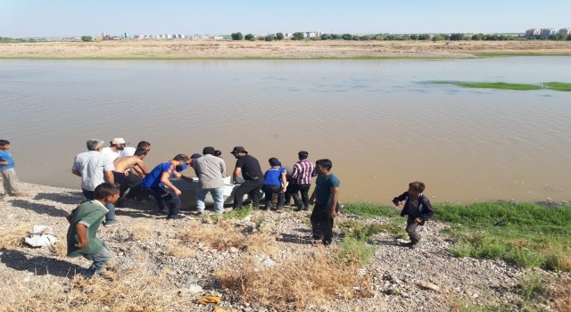 Dicle Nehrinde iki çocuk kayboldu