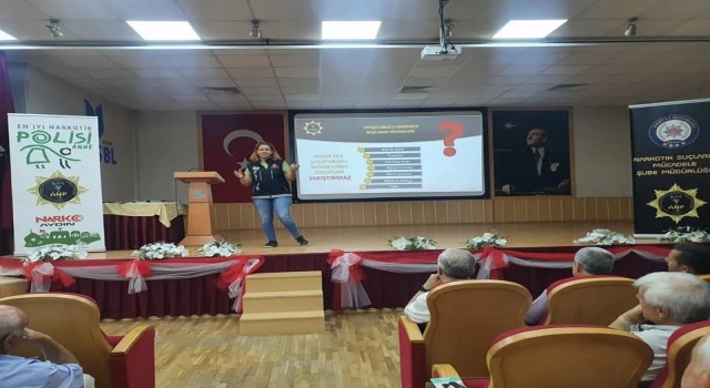 Direksiyon öğreticilerine En İyi Narkotik Polisi Anne semineri
