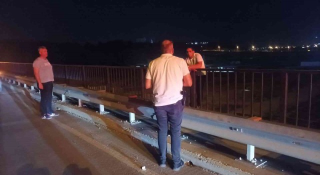 Dolandırıldığını iddia ederek köprüden atlamak istedi