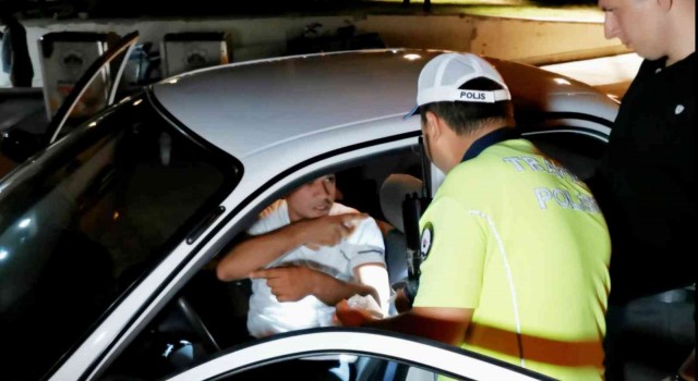Dur ihtarına uymayan sürücü alkol metreyi üflemedi “Beni cezaevine atın” dedi