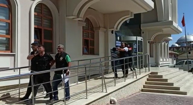 Dur ihtarına uymayıp polise çarpan sürücü tutuklandı