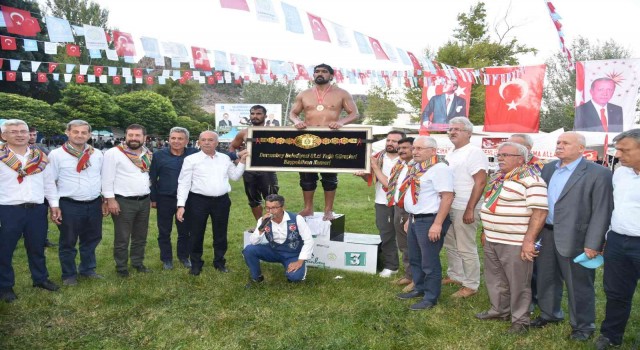 Dursunbeyde Başpehlivan İsmail Koç