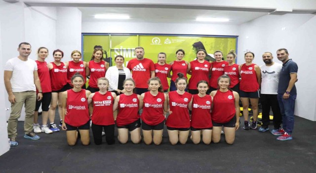 Düzce Belediyeden genç voleybolculara destek