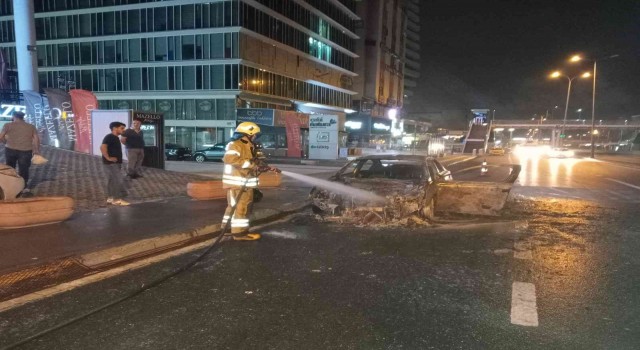 E-5te alev alev yanan otomobil hurda yığınına döndü