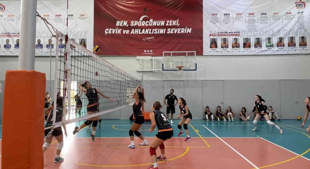 Eczacıbaşı Geleceğe Smaç Kampüsleri İstanbulda sezona hazırlık turnuvasında buluştular