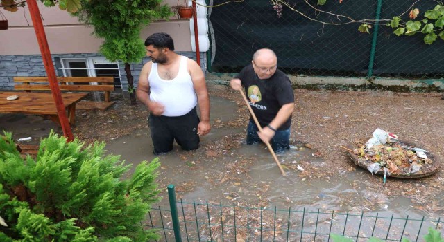 Edirnede evleri su bastı, vatandaşlar CHPli belediyeye isyan etti