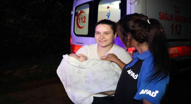 Edirnede şiddetli yağış nedeniyle mahsur kalan bebeği AFAD kurtardı