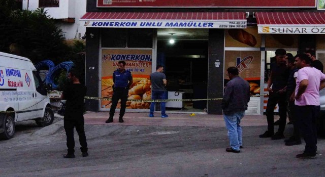 Ekmek yok diyen fırın çalışanını bıçaklayarak öldürdü