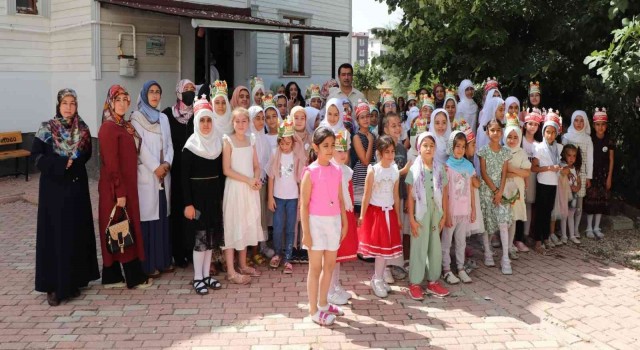 Elazığda yaz Kuran kurslarında karne heyecanı